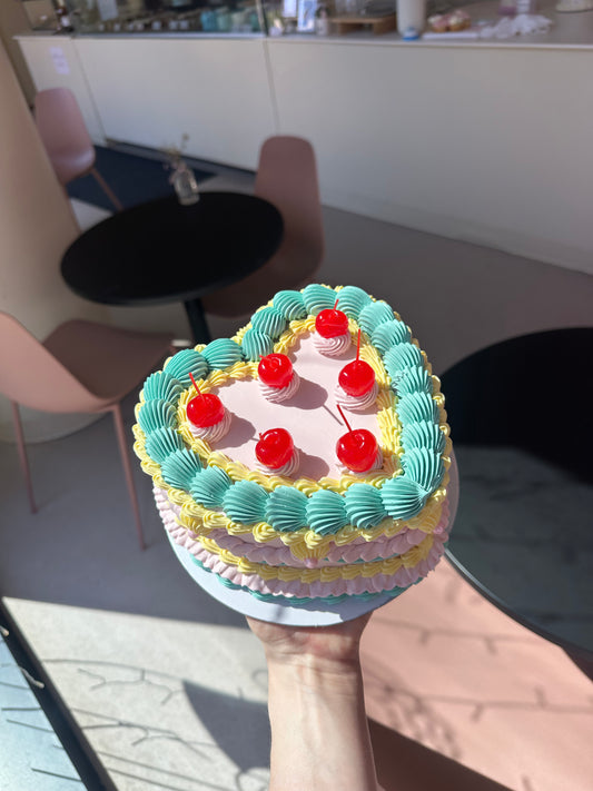 Retro Vintage Heart Cake