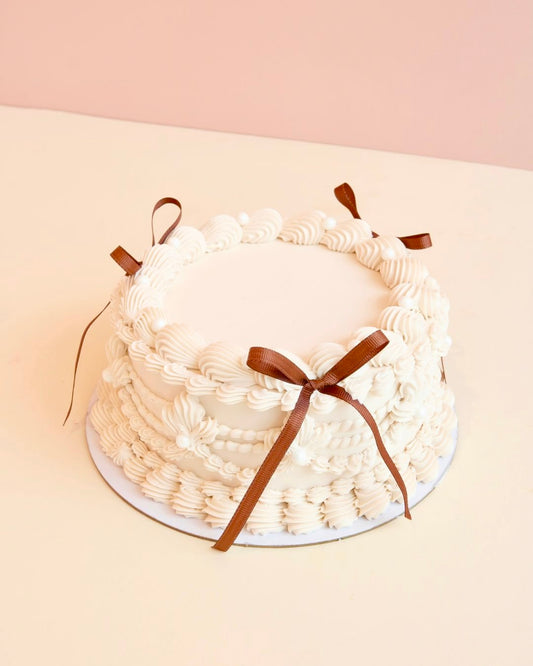 Neutrals Vintage Cake