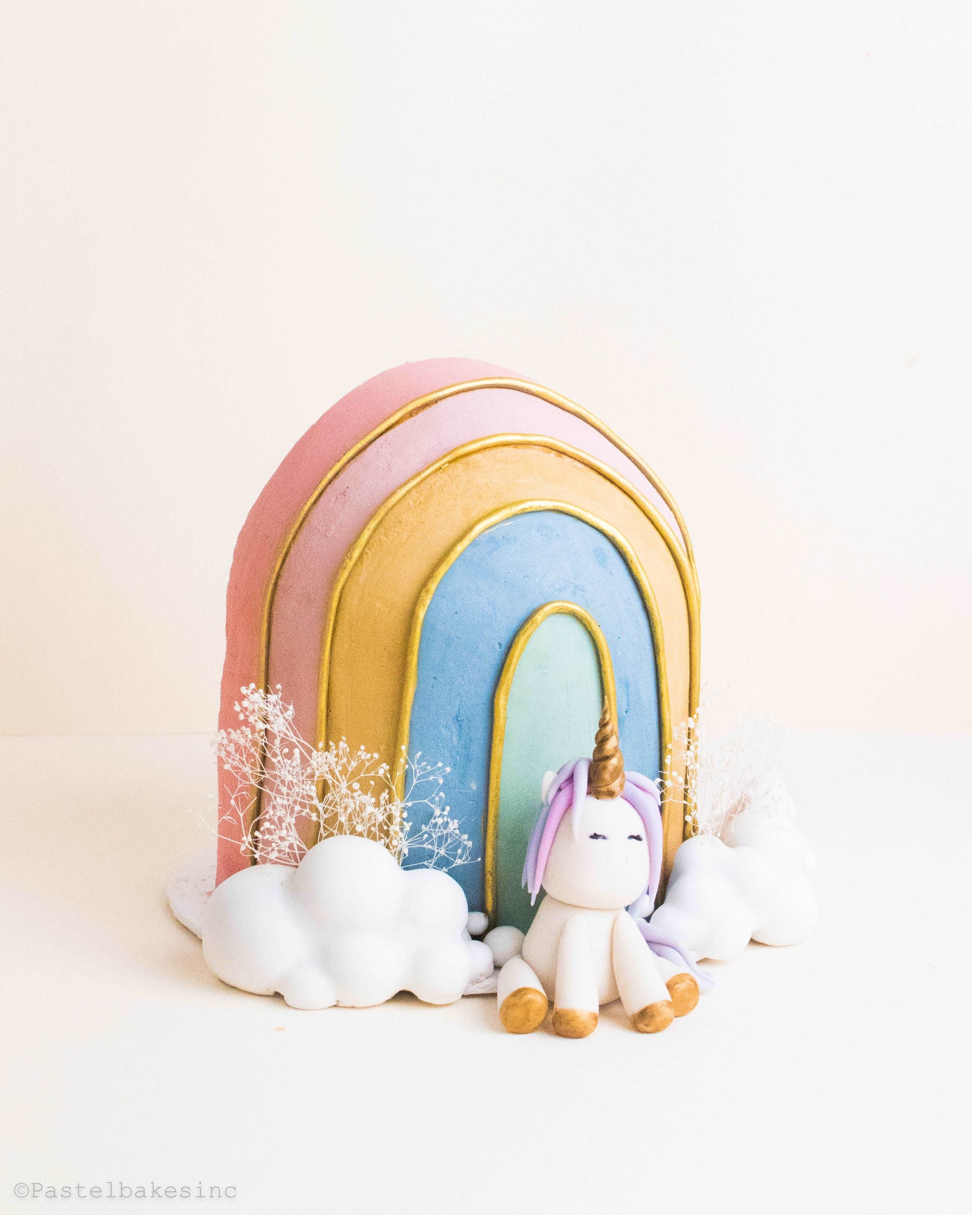 Custom Cake/Cupcake Design.