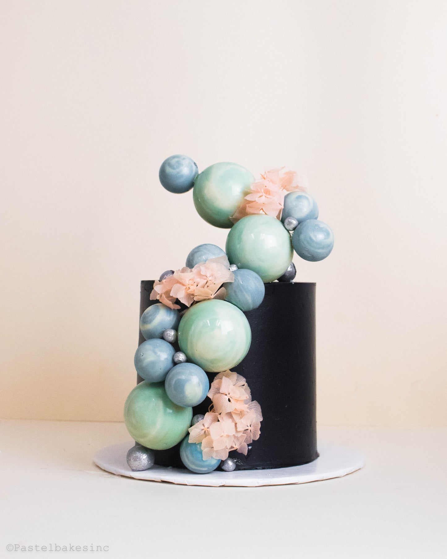 Custom Cake/Cupcake Design.